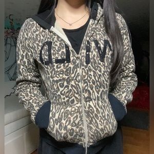 ❤️‍🔥3 / 10❤️‍🔥cheetah print zip up hoodie